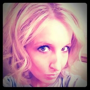 Meet your Posher, JennyLynn ♡